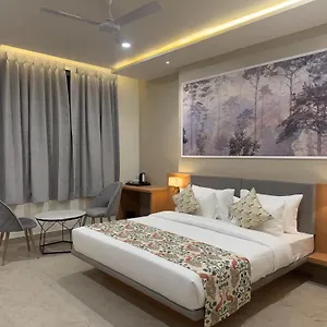 3* Hotel Aura By Arihant
